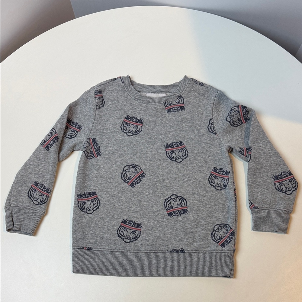 Old Navy Gray Kids Sweatshirt Tiger Headband Design. Size 5T